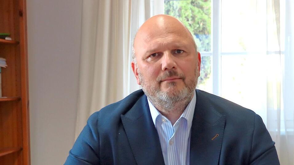 Bleibt in Sachen Stadtplatzumbau vorerst in der Rolle des Beobachters: Rechtsanwalt und Gewerbevereinsvorsitzender Bernhard Seuss.