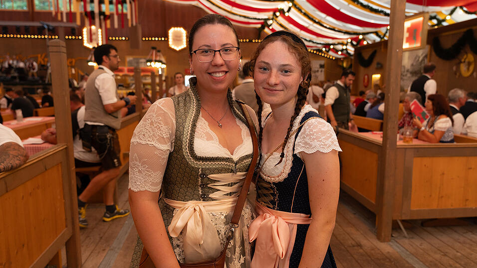 Die Partybilder vom Montag, 21. August 2023, aus dem Festzelt Krönner. Die Partybilder vom Montag, 21. August 2023, aus dem Festzelt Krönner.