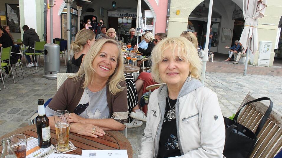 Die Landshuter genießen die neuen Freiheiten und das gute Wetter. Die Landshuter genießen die neuen Freiheiten und das gute Wetter.