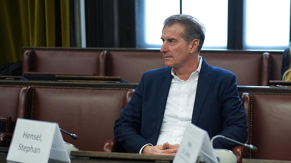 Der Vater der Block-Kinder, Stephan Hensel, nimmt als Nebenkläger am Prozess gegen seine Ex-Frau teil. Der Vater der Block-Kinder, Stephan Hensel, nimmt als Nebenkläger am Prozess gegen seine Ex-Frau teil.