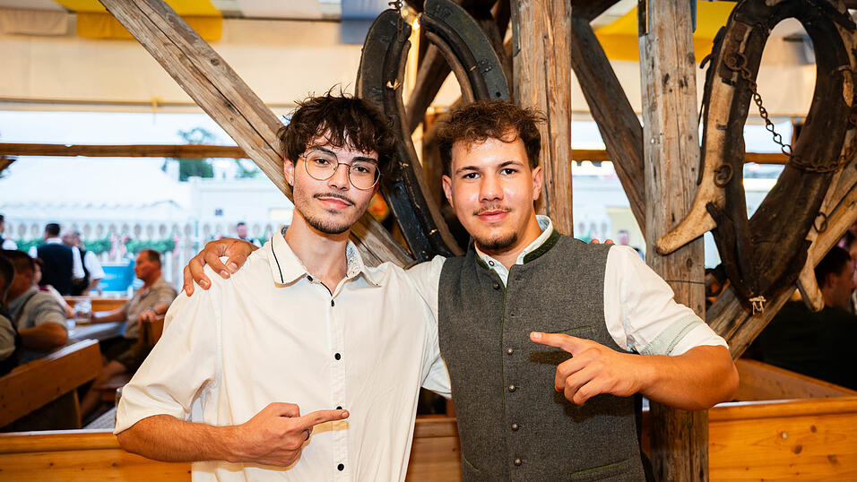 Die Partybilder vom Sonntag, 16. August, aus dem Festzelt Reisinger. Die Partybilder vom Sonntag, 16. August, aus dem Festzelt Reisinger.