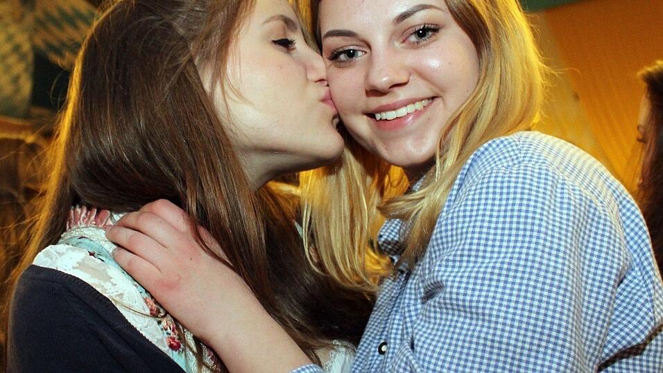 Die Fr&uuml;hjahrsdult 2017 in Landshut neigt sich dem Ende entgegen. Grund genug, noch einmal richtig in den Bierzelten zu feiern - abgerundet vom traditionellen Feuerwerk.