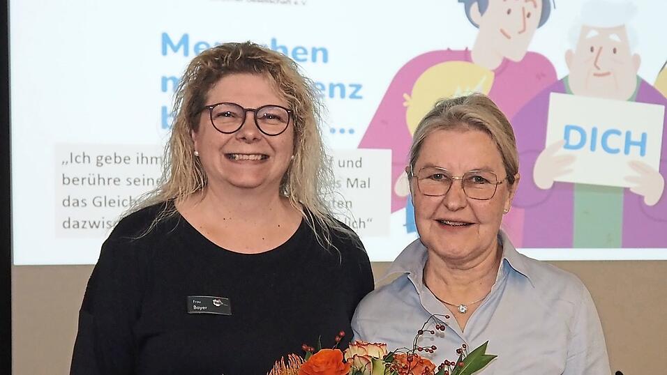 Johanna Myllymäki referierte; Sybille Bayer dankte ihr dafür. Johanna Myllymäki referierte; Sybille Bayer dankte ihr dafür.