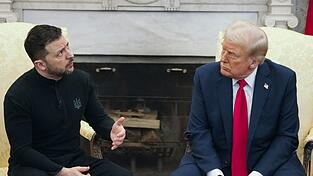 Der ukrainische Staatschef Wolodymyr Selenskyj (l) will US-Präsident Donald Trump klarmachen, dass das Land in den Verhandlungen über ein Kriegsende mit Russland nicht kapitulieren wird. (Archivbild) Der ukrainische Staatschef Wolodymyr Selenskyj (l) will US-Präsident Donald Trump klarmachen, dass das Land in den Verhandlungen über ein Kriegsende mit Russland nicht kapitulieren wird. (Archivbild)