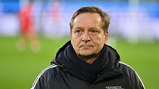 Union-Gesch&auml;ftsf&uuml;hrer Horst Heldt glaubt, dass die Debatte um die Gelb-Rote Karte f&uuml;r Luis D&iacute;az Einfluss auf das Spiel gegen die Bayern haben wird. (Archivbild)