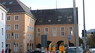Stadtr&auml;te sollen nach wie vor ein &bdquo;13. Gehalt&ldquo; bekommen.
