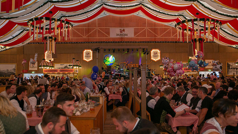 Die Partybilder vom Samstag, 13. August 2022, aus dem Festzelt Krönner.