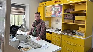 Rainer Gruber schlie&szlig;t seine Poststelle im Getr&auml;nkemarkt ab dem 1. Juni.