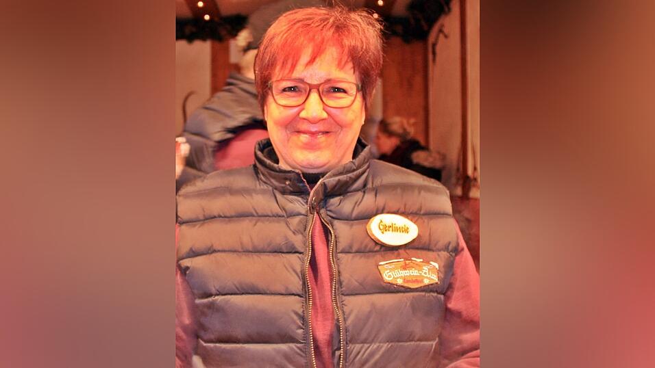 Am Donnerstagabend ist der Landshuter Christkindlmarkt eröffnet worden. Am Donnerstagabend ist der Landshuter Christkindlmarkt eröffnet worden.