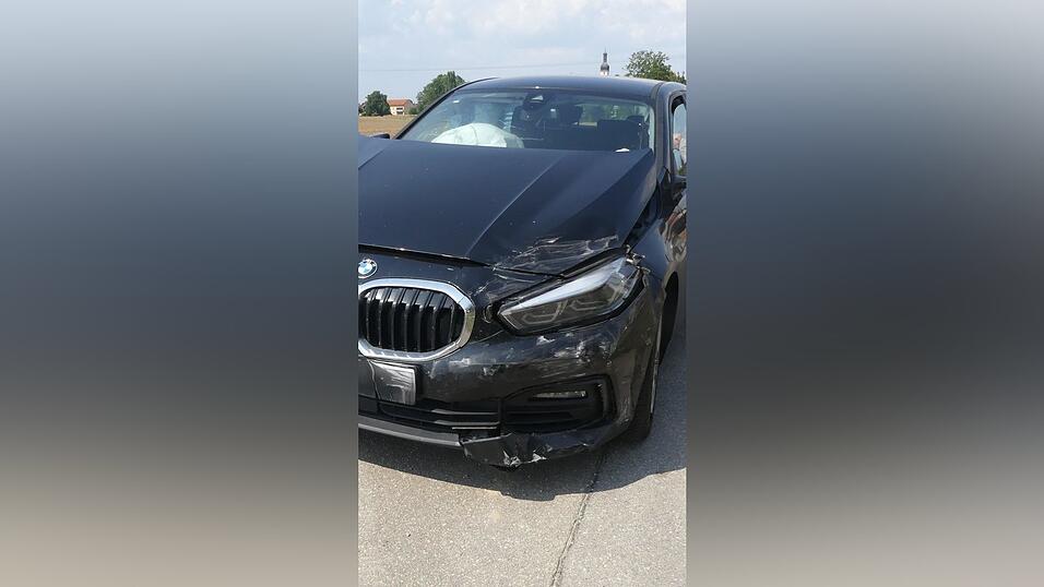 Bei dem Unfall wurde die BMW-Fahrerin leicht verletzt.