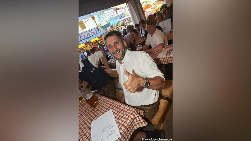 Die Partybilder vom Sonntag, 18. August, aus dem Festzelt Lechner. Die Partybilder vom Sonntag, 18. August, aus dem Festzelt Lechner.