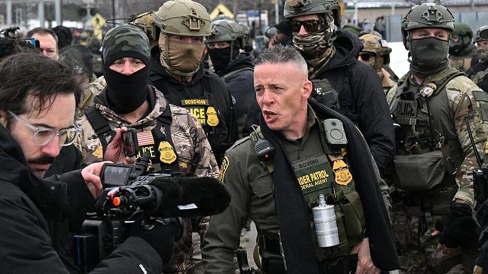 Der 55-j&auml;hrige Bovino inszeniert sich gerne in sozialen Medien in martialischer Pose. (Archivfoto)