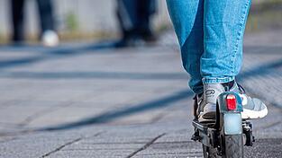 E-Scooter fahren, hat der Angeklagte mittlerweile aufgegeben. Er ist aufs Fahrrad umgestiegen.