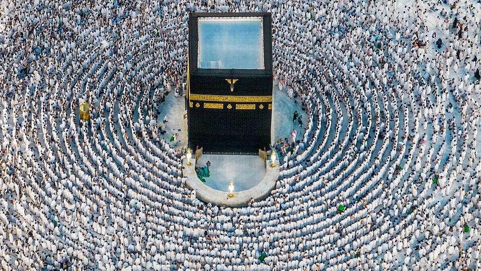 Hunderttausende kommen für den Hadsch nach Mekka. Hunderttausende kommen für den Hadsch nach Mekka.