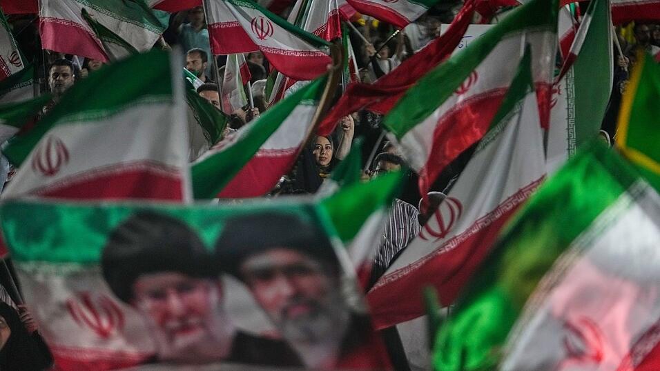 Nach iranischen Medienberichten gibt es derzeit keine informellen Verhandlungen zwischen dem Iran und den USA. (Symbolbild) Nach iranischen Medienberichten gibt es derzeit keine informellen Verhandlungen zwischen dem Iran und den USA. (Symbolbild)