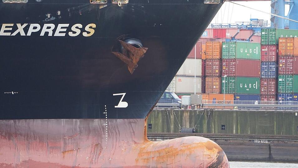 Vier Containerschiffe von Hapag-Lloyd sitzen den Angaben nach noch im Golf fest. (Archivbild)