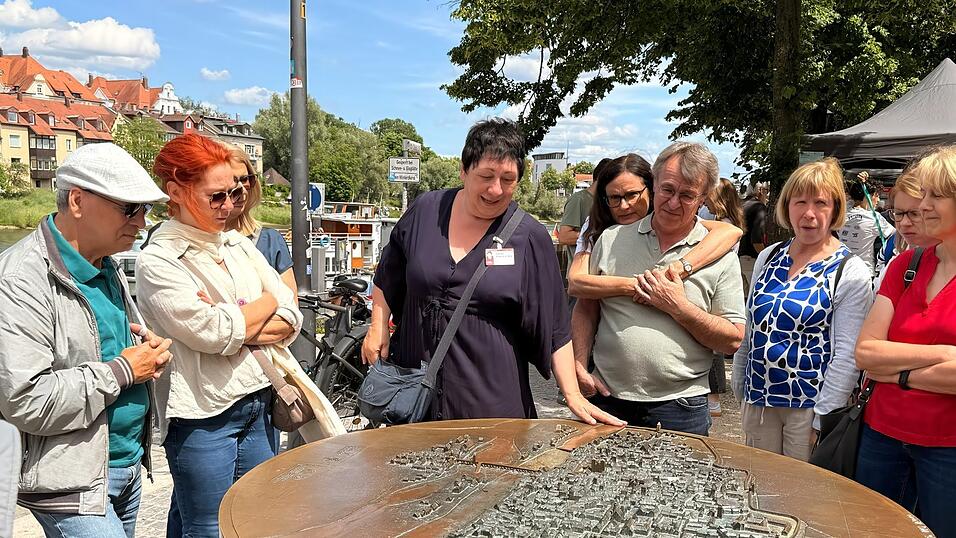 Das Welterbe lockt: G&auml;stef&uuml;hrerin Claudia Erdenreich ist am Welterbetag gut besch&auml;ftigt.