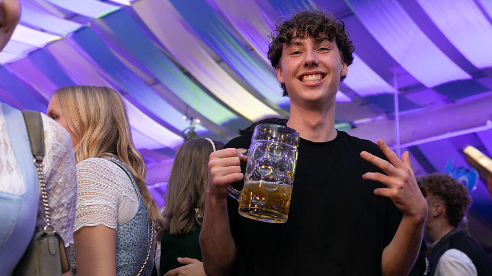 Die Partybilder vom Dienstag, 12. August, aus dem Festzelt Wenisch. Die Partybilder vom Dienstag, 12. August, aus dem Festzelt Wenisch.