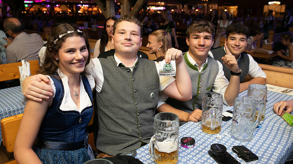 Die Partybilder vom Mittwoch, 13. August, aus dem Festzelt Reisinger. Die Partybilder vom Mittwoch, 13. August, aus dem Festzelt Reisinger.
