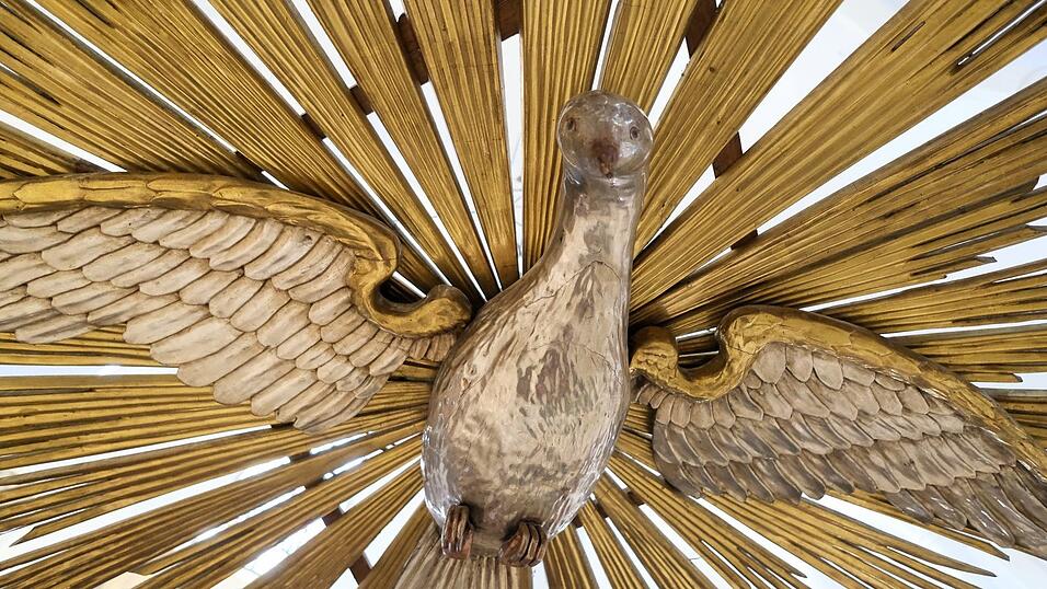 Imposante Darstellung des Heiligen Geistes in der Basilika St. Jakob. Imposante Darstellung des Heiligen Geistes in der Basilika St. Jakob.