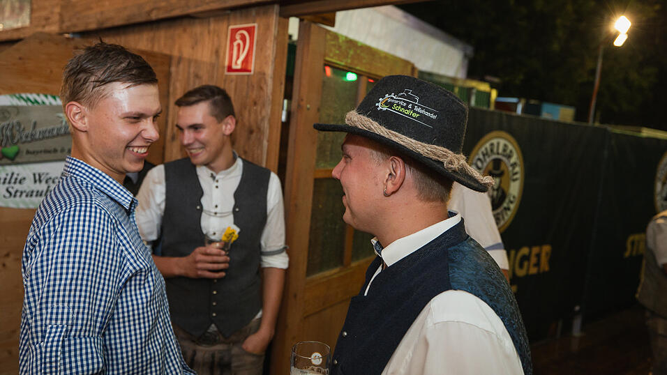 Die Partybilder vom Sonntag, 18. August, aus dem Festzelt Weckmann. Die Partybilder vom Sonntag, 18. August, aus dem Festzelt Weckmann.