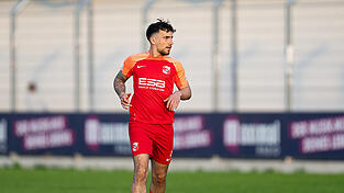 Die &bdquo;Dorfbuam&ldquo; um Daniel Ertel k&auml;mpfen im letzten Heimspiel der Saison um ihre verbleibende Chance auf die Relegation.