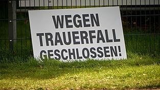 Nach dem folgenschweren Arbeitsunfall mit drei Toten und zwei lebensgef&auml;hrlich Verletzten bleibt die Lederfabrik geschlossen.