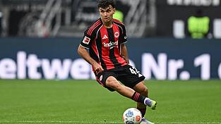 Can Uzun steht nach einer Muskelverletzung vor einem Comeback in der Startelf von Eintracht Frankfurt. (Archivbild) Can Uzun steht nach einer Muskelverletzung vor einem Comeback in der Startelf von Eintracht Frankfurt. (Archivbild)