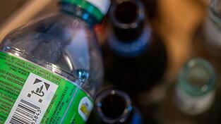 Sein Pfandflaschen-Geld spendete ein Obdachloser an ein Frauenhilfswerk. (Symbolbild) Sein Pfandflaschen-Geld spendete ein Obdachloser an ein Frauenhilfswerk. (Symbolbild)