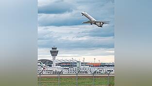 CSU-Verkehrsstaatssekret&auml;r Ulrich Lange will einen ICE-Anschluss f&uuml;r den M&uuml;nchner Flughafen.