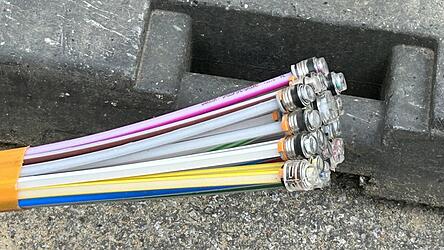 Auch die letzten 841 Haushalte sollen Glasfaser erhalten.