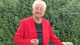 Persönliche Einladungen zu ihrem Geburtstag gibt es nicht. Wer gerne Mitfeiern will ist am Sonntag, 25. Mai, ab 12 Uhr in den Brauereigasthof Büchner in Heilmfurt eingeladen. Nur Geschenke will Annemarie Hecker nicht, über eine Spende für den Hospizverein freut sie sich hingegen.