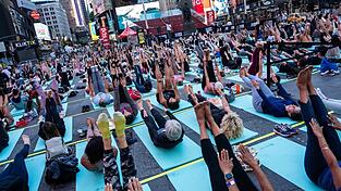 Das Event fiel in diesem Jahr mit dem Internationalen Tag des Yogas zusammen. Das Event fiel in diesem Jahr mit dem Internationalen Tag des Yogas zusammen.