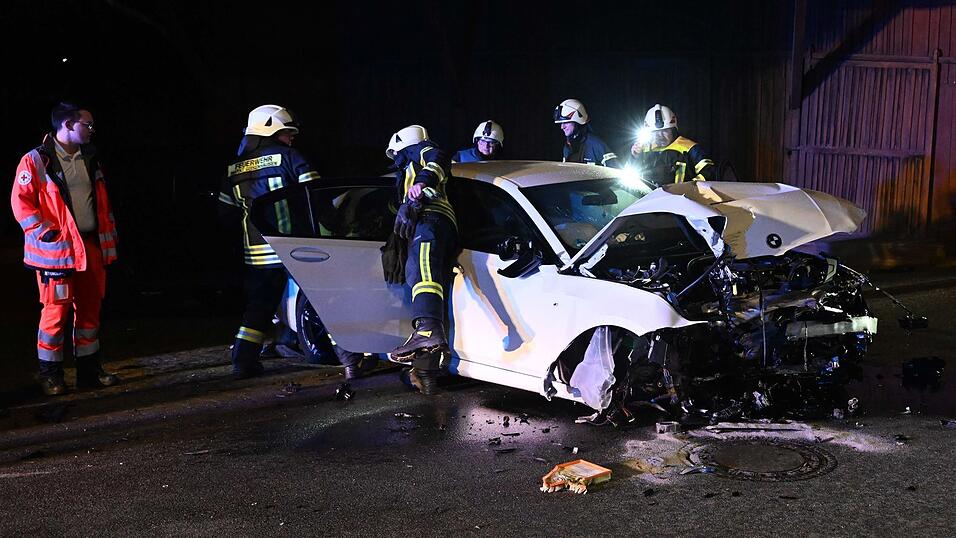 Die Polizei stellte beim Autofahrer deutliche Alkoholisierung fest. Die Polizei stellte beim Autofahrer deutliche Alkoholisierung fest.