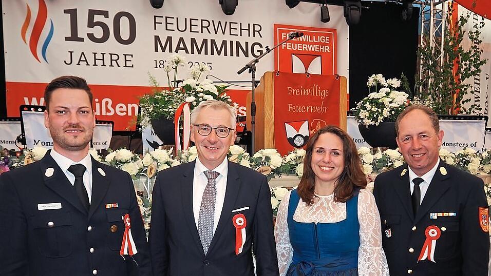 Sie gratulierten zum Jubil&auml;um.