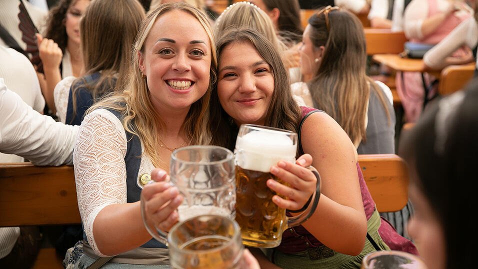 Die Partybilder vom Freitag, 8. August, aus dem Festzelt Nothaft. Die Partybilder vom Freitag, 8. August, aus dem Festzelt Nothaft.