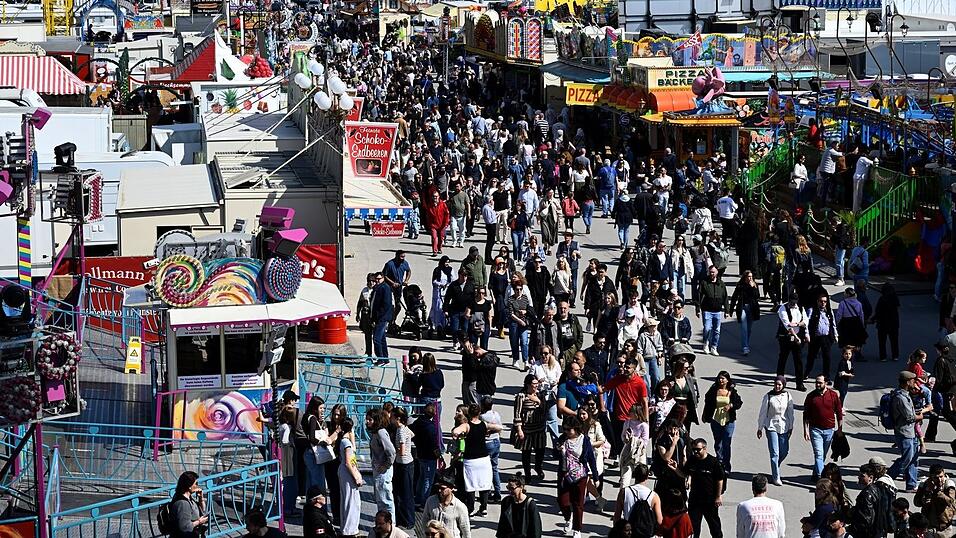 Der Unfall ereignete sich auf dem M&uuml;nchner Fr&uuml;hlingsfest. (Archivbild)