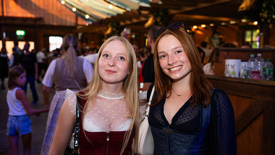Die Partybilder vom Samstag, 15. August, aus dem Festzelt Wenisch. Die Partybilder vom Samstag, 15. August, aus dem Festzelt Wenisch.