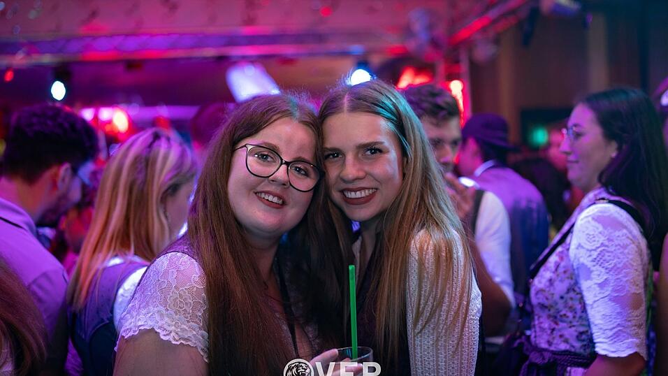 Auch am zweiten Volksfestfreitag schauten viele G&auml;ste im Overtime vorbei.