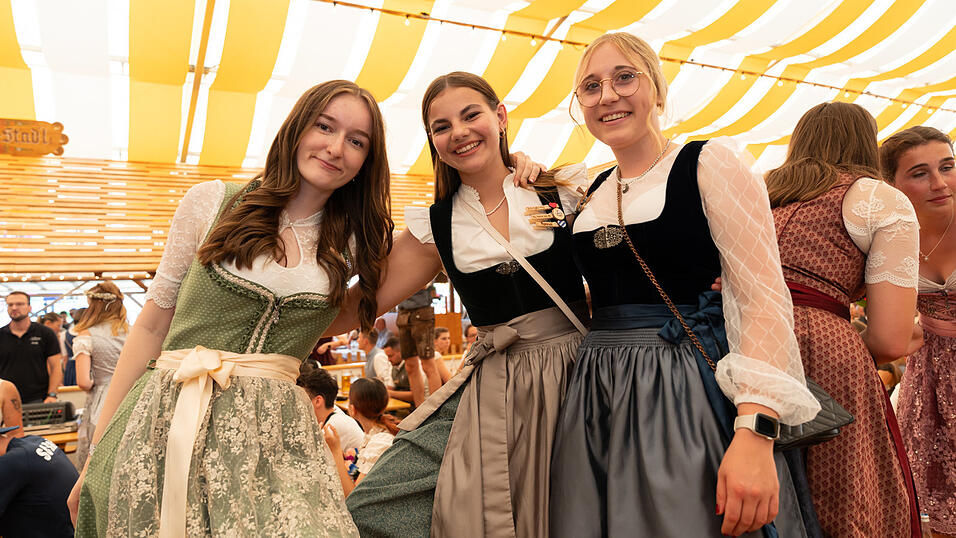 Die Partybilder vom Montag, 12. August 2024, aus dem Festzelt Nothaft. Die Partybilder vom Montag, 12. August 2024, aus dem Festzelt Nothaft.