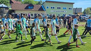 Die Zukunft marschiert mit der ersten Further Mannschaft ins Stadion. Mit einem brandneuen Vergütungssystem wollen die Drachenstädter das Nachwuchstraining verbessern.