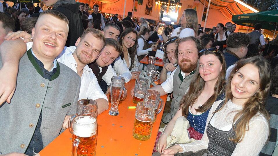 Viele Landshuter feierten am Freitag auf der Dult.&nbsp;