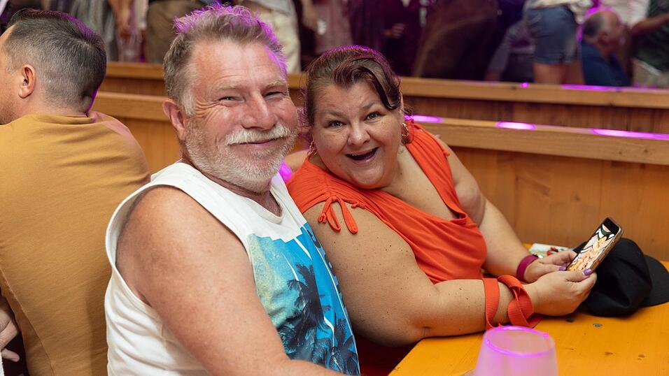 Die Partybilder vom Samstag, 8. August, aus dem Festzelt Weckmann. Die Partybilder vom Samstag, 8. August, aus dem Festzelt Weckmann.