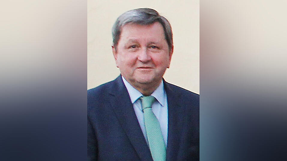 Hinsken habe bei Betriebsansiedlungen Gas gegeben, so Straubing-Bogens Altlandrat Alfred Reisinger &uuml;ber seinen Parteikollegen.