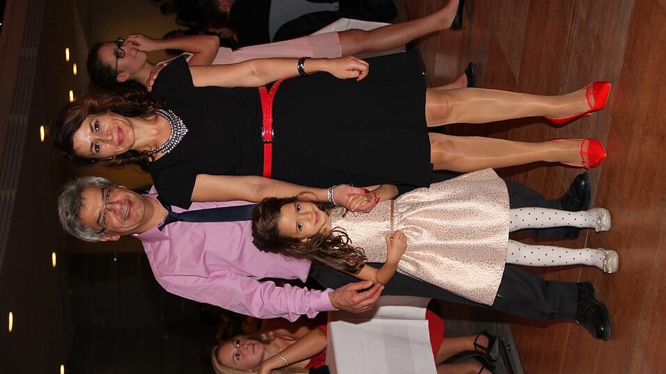 Die Bilder vom Abschlussball der Tanzschule Seidel in der Fraunhofer-Halle am 28. November. Die Bilder vom Abschlussball der Tanzschule Seidel in der Fraunhofer-Halle am 28. November.