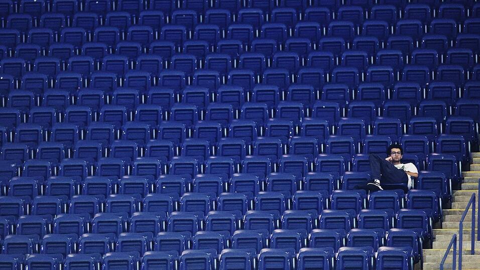 Auf der Trib&uuml;ne kann es am fr&uuml;hen Morgen schon einmal einsam werden.