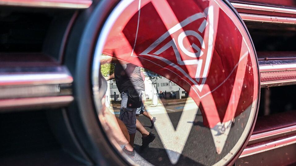 Volkswagen hat eine Reihe von Tarifverträgen gekündigt. (Archivbild) Volkswagen hat eine Reihe von Tarifverträgen gekündigt. (Archivbild)
