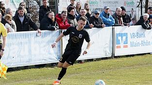 Obwohl der TSV Schwaben Augsburg gegen die Spielordnung verstoßen hat, darf er zwölf Punkte, die ihm ursprünglich aberkannt wurden, nun doch behalten. Obwohl der TSV Schwaben Augsburg gegen die Spielordnung verstoßen hat, darf er zwölf Punkte, die ihm ursprünglich aberkannt wurden, nun doch behalten.