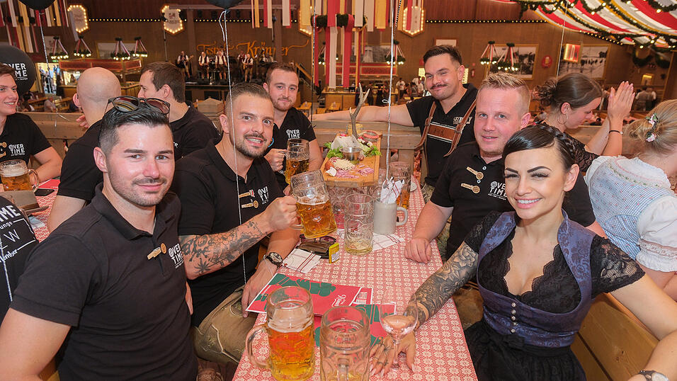 Die Partybilder vom Mittwoch, 16. August 2023, aus dem Festzelt Krönner. Die Partybilder vom Mittwoch, 16. August 2023, aus dem Festzelt Krönner.