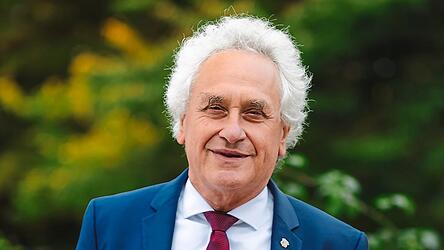 F&uuml;r Helmut Petz ist Landrat &bdquo;ein Traumjob&ldquo;. Als amtierender Landrat bewirbt er sich erneut um dieses Amt.